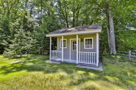 16 Tamarack Court Manchester NH 03103