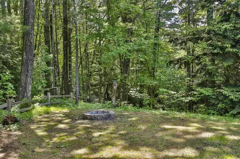 16 Tamarack Court Manchester NH 03103