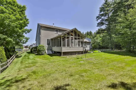 16 Tamarack Court Manchester NH 03103
