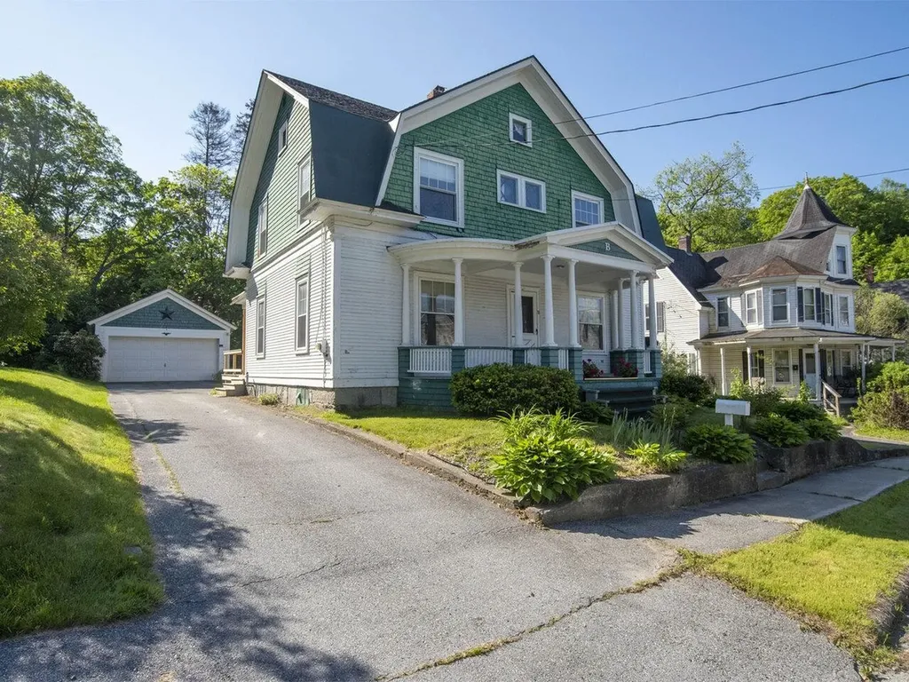 11 Maple Grove Street Barre City VT 05641