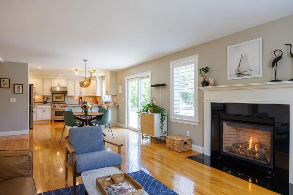 25 Schooner Drive Dover NH 03820