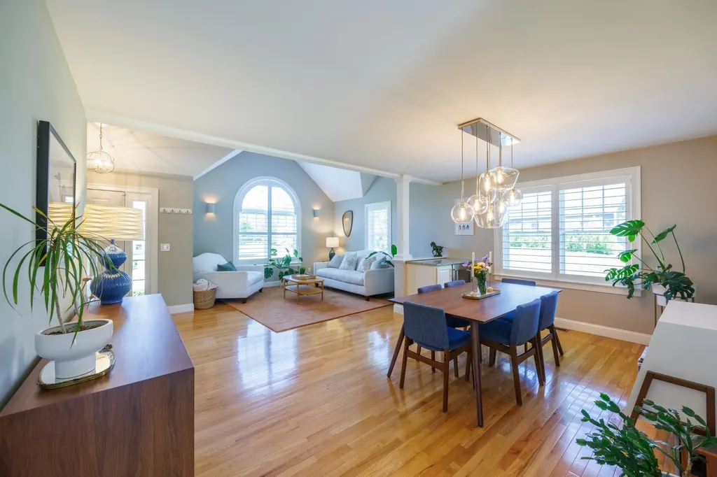 25 Schooner Drive Dover NH 03820