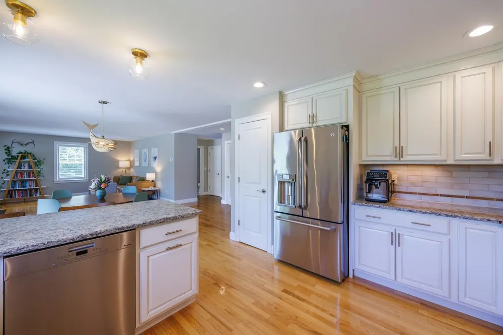 25 Schooner Drive Dover NH 03820