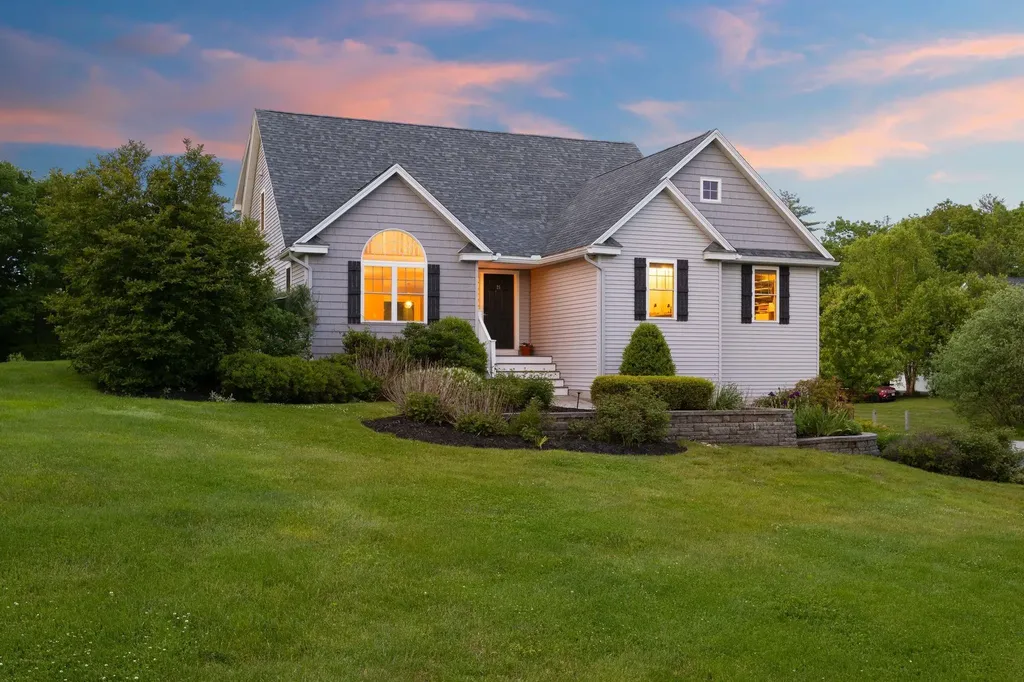 25 Schooner Drive Dover NH 03820