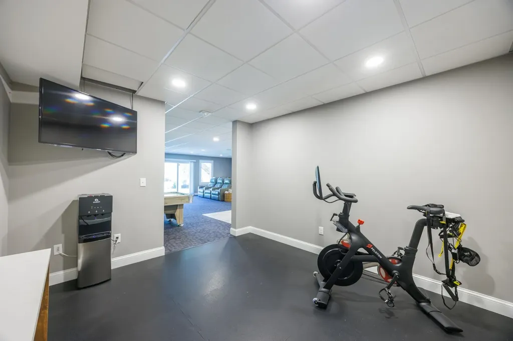 25 Schooner Drive Dover NH 03820