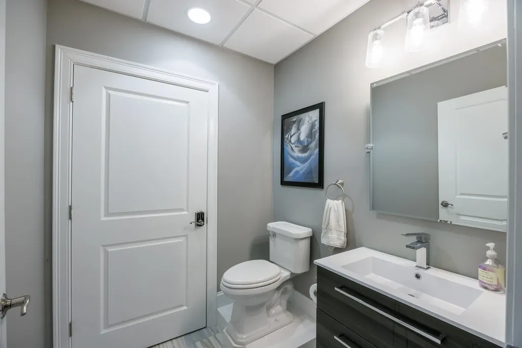 25 Schooner Drive Dover NH 03820