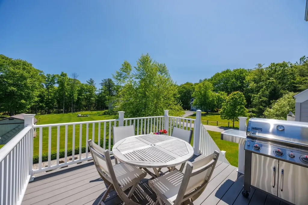 25 Schooner Drive Dover NH 03820