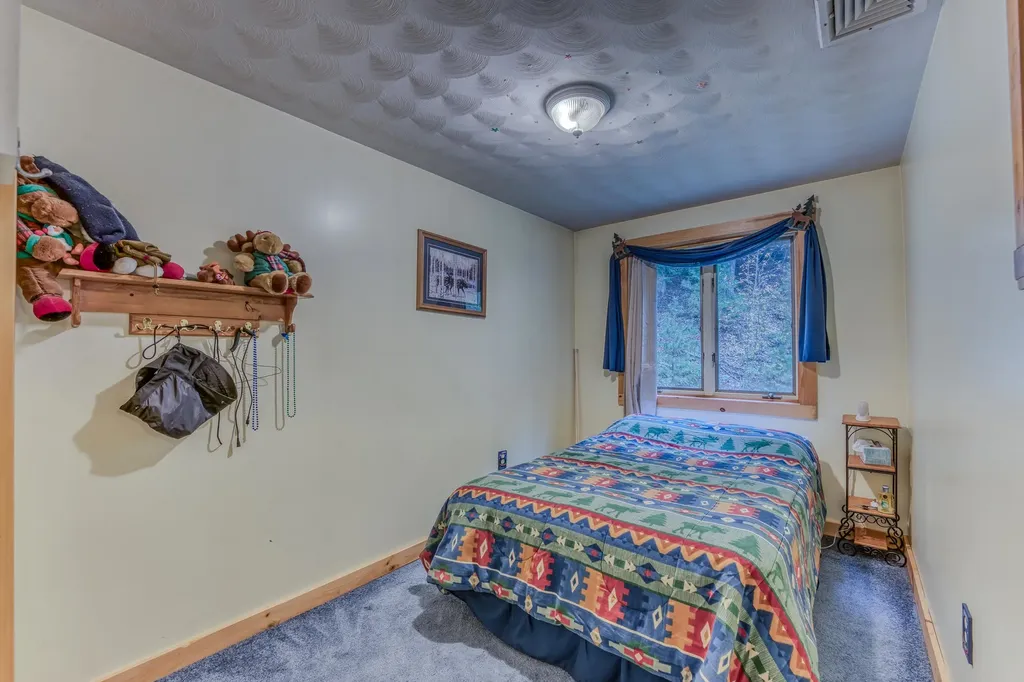 48 Wetherbee Road Lyman NH 03585