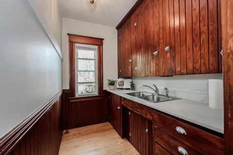 998 Merrill Street Manchester NH 03103