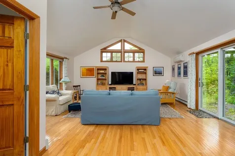 6 Virginia Court Hooksett NH 03106