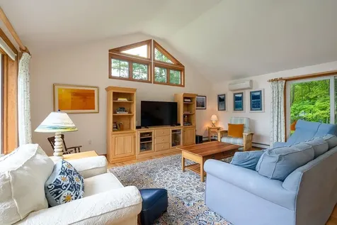 6 Virginia Court Hooksett NH 03106