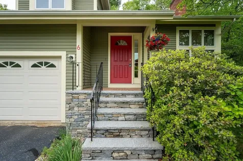 6 Virginia Court Hooksett NH 03106
