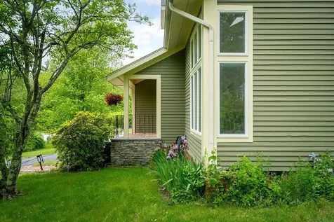 6 Virginia Court Hooksett NH 03106