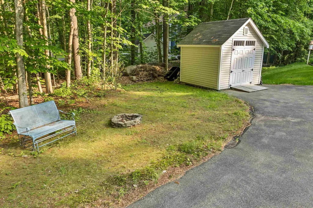 3 Dove Street Wolfeboro NH 03894