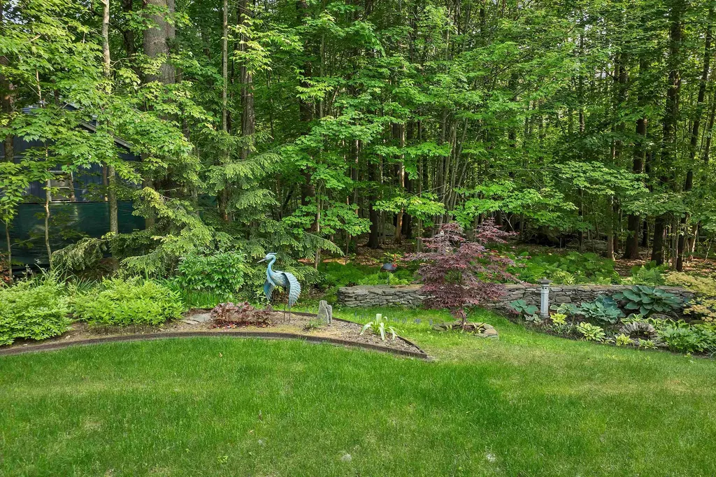 3 Dove Street Wolfeboro NH 03894