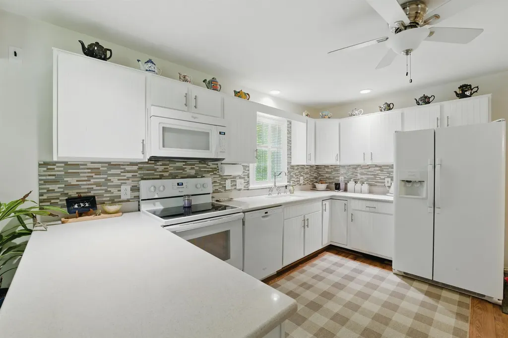 3 Dove Street Wolfeboro NH 03894