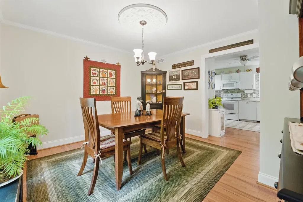 3 Dove Street Wolfeboro NH 03894
