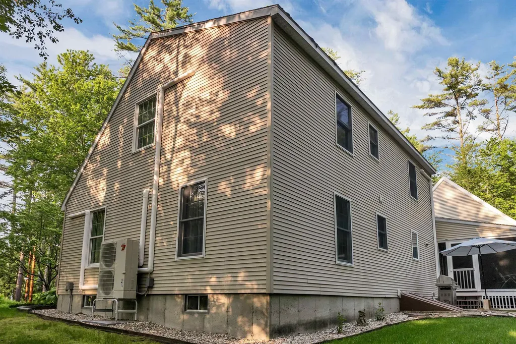 3 Dove Street Wolfeboro NH 03894