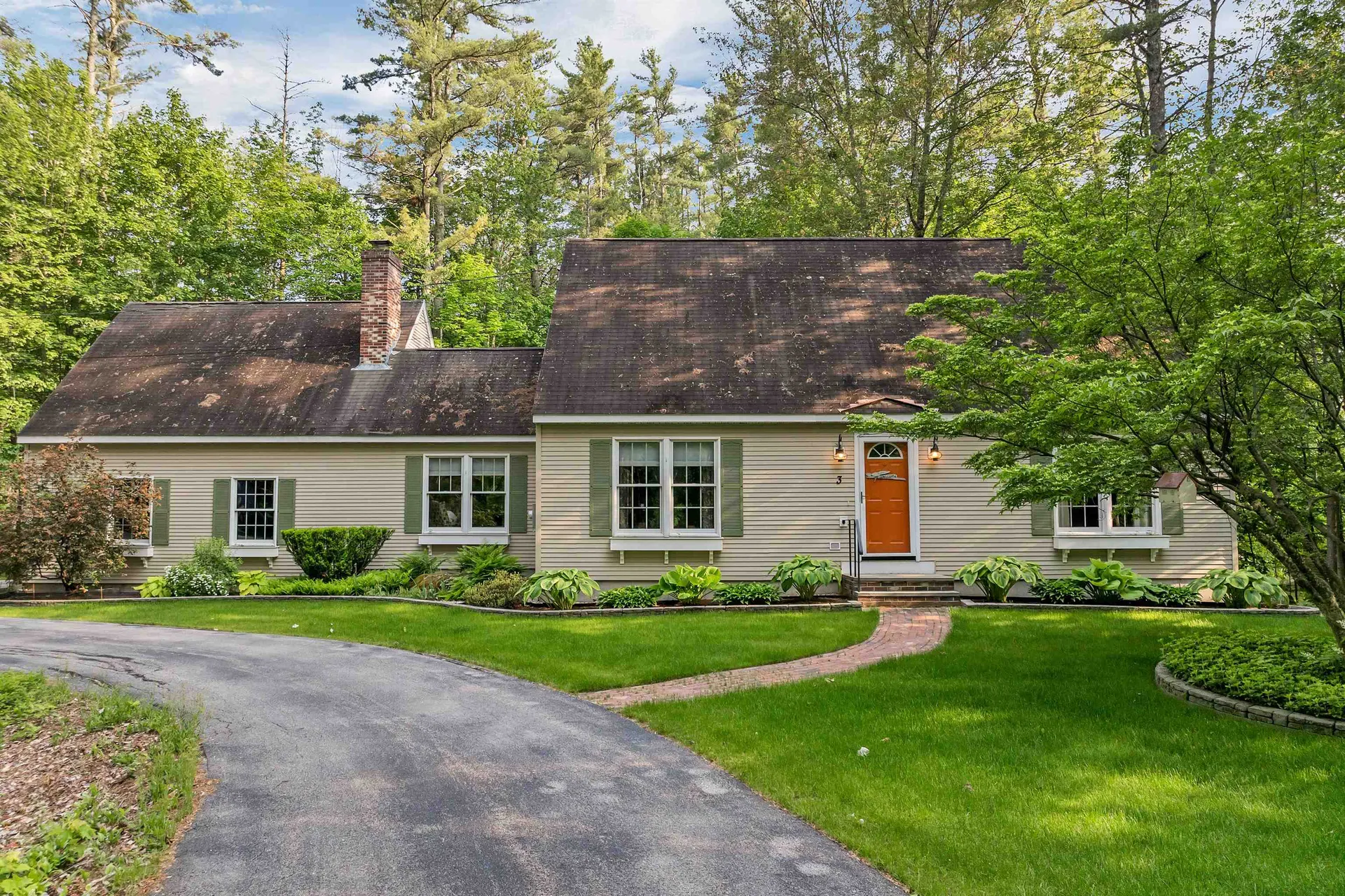 3 Dove Street Wolfeboro NH 03894