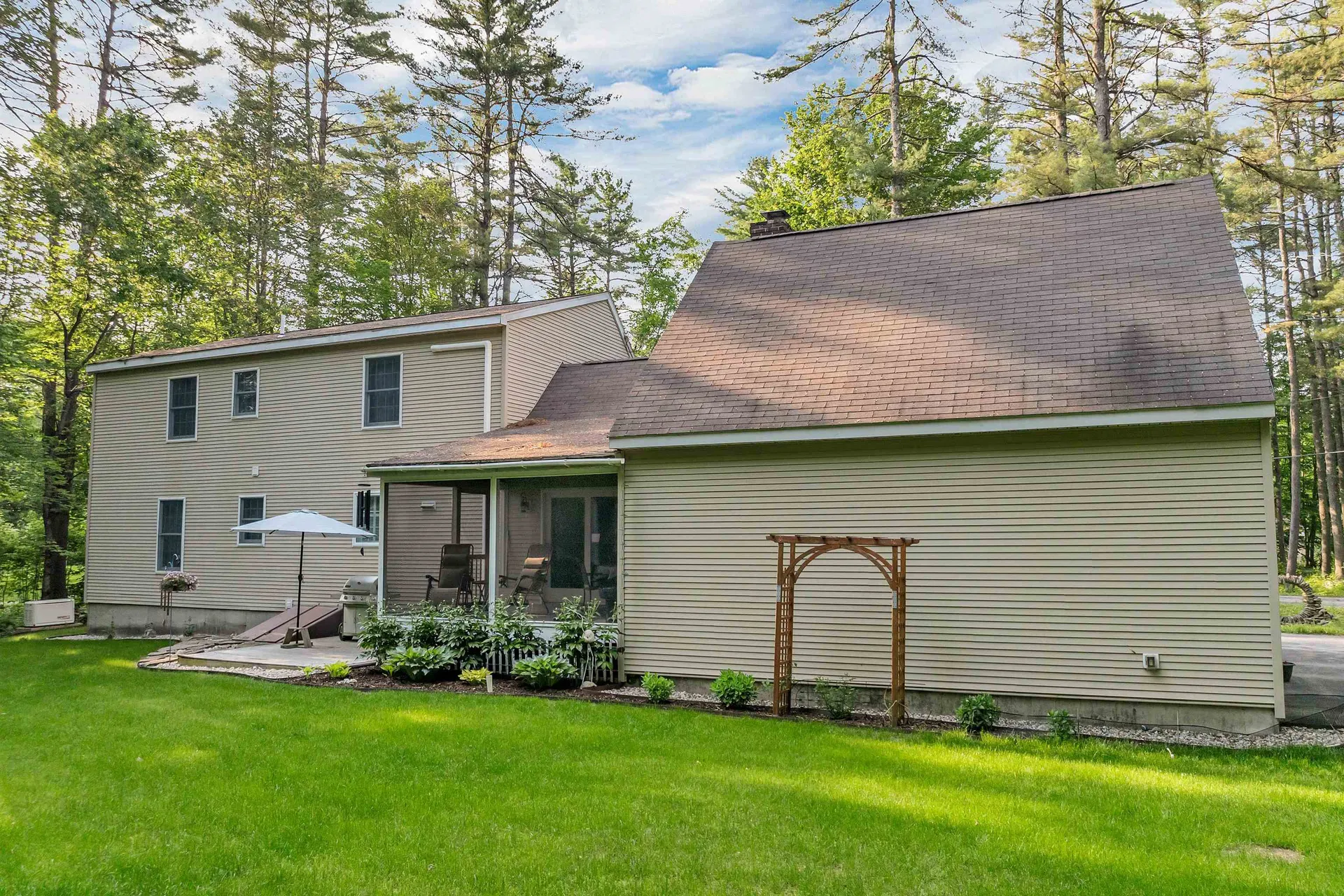 3 Dove Street Wolfeboro NH 03894