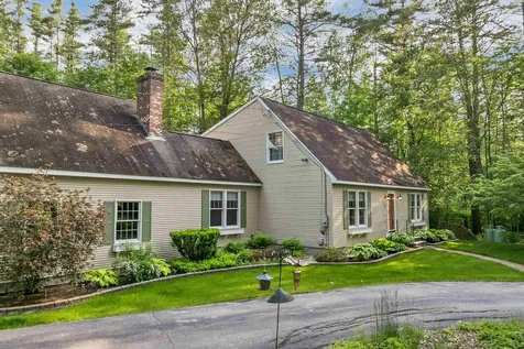 3 Dove Street Wolfeboro NH 03894