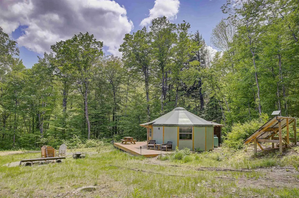 2554 Hurricane Mountain Road Conway NH 03813