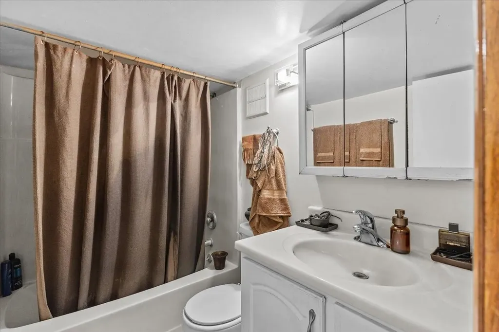 2233 Pucker Street Stowe VT 05672