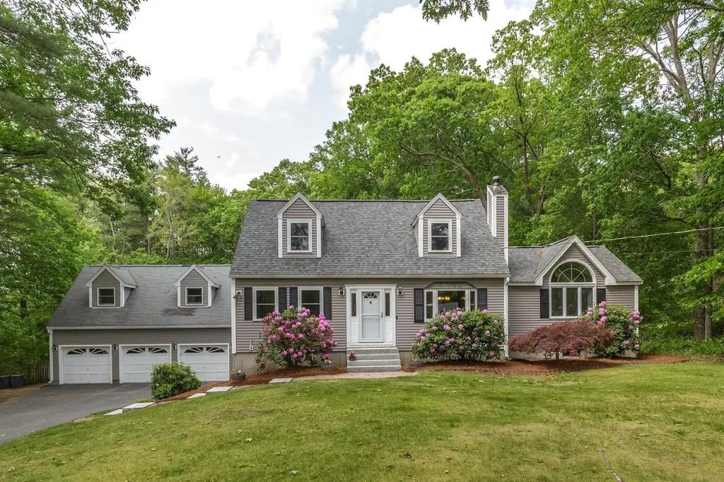 1 Birch Street Litchfield NH 03052