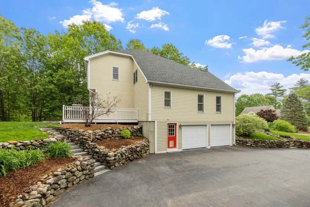 62 Oakmont Drive Concord NH 03301