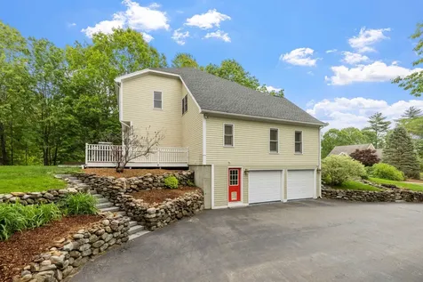 62 Oakmont Drive Concord NH 03301
