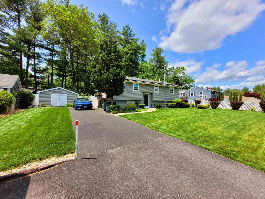 6 Briarcliff Drive Nashua NH 03062
