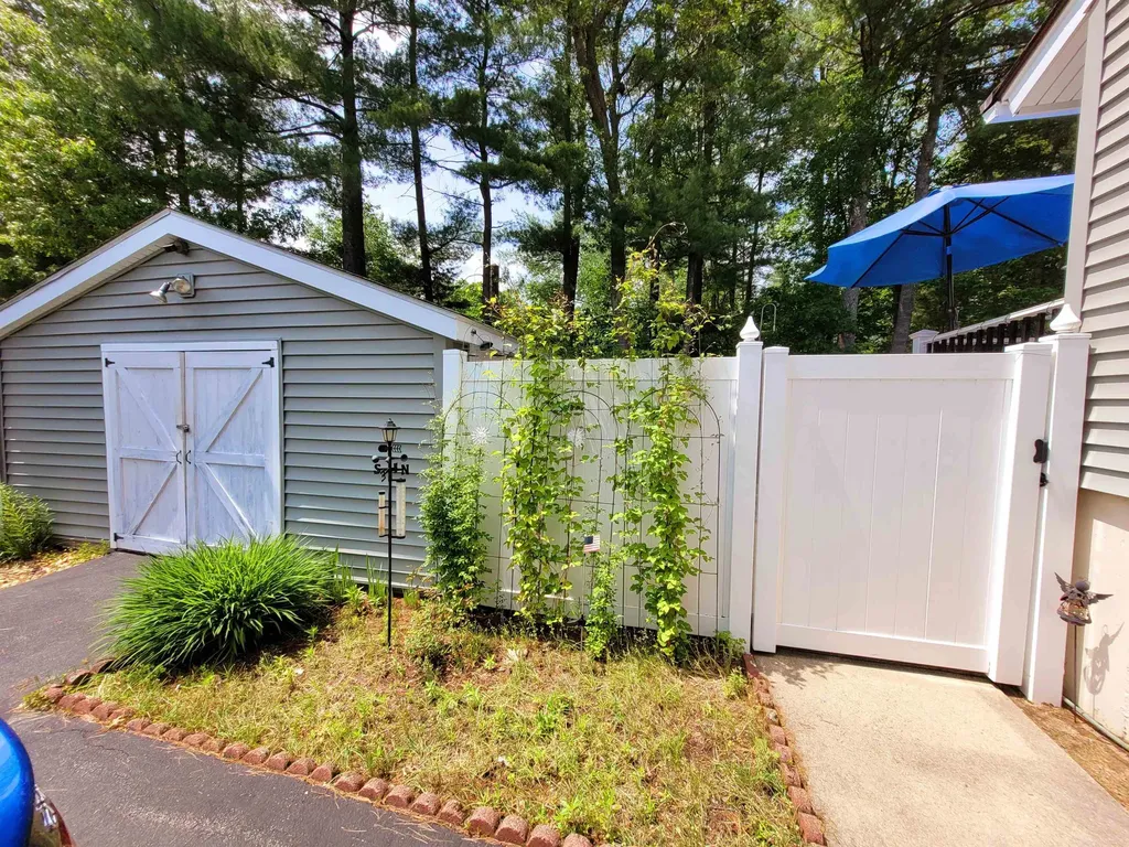 6 Briarcliff Drive Nashua NH 03062
