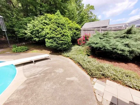 6 Briarcliff Drive Nashua NH 03062