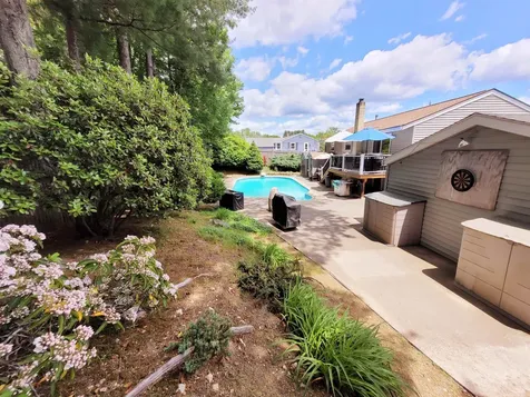 6 Briarcliff Drive Nashua NH 03062