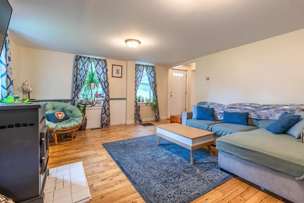 92 Pleasant Street Bethel VT 05032