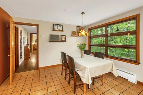 28 Rayton Road Hanover NH 03755