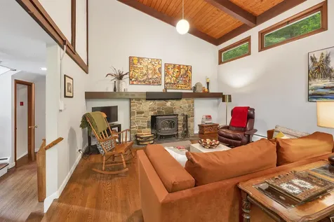 28 Rayton Road Hanover NH 03755