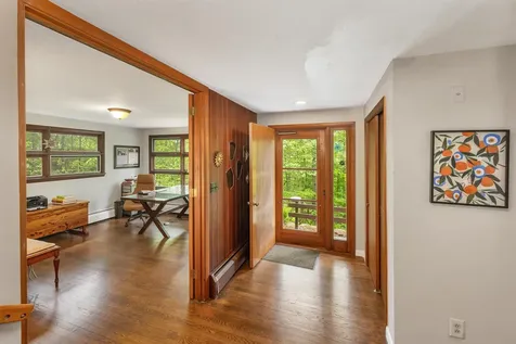 28 Rayton Road Hanover NH 03755