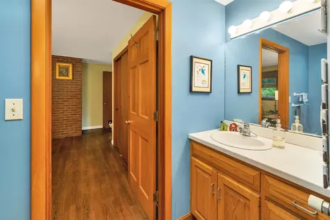 28 Rayton Road Hanover NH 03755