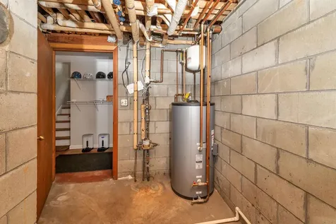 28 Rayton Road Hanover NH 03755