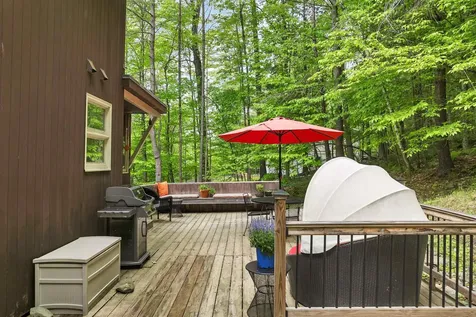 28 Rayton Road Hanover NH 03755