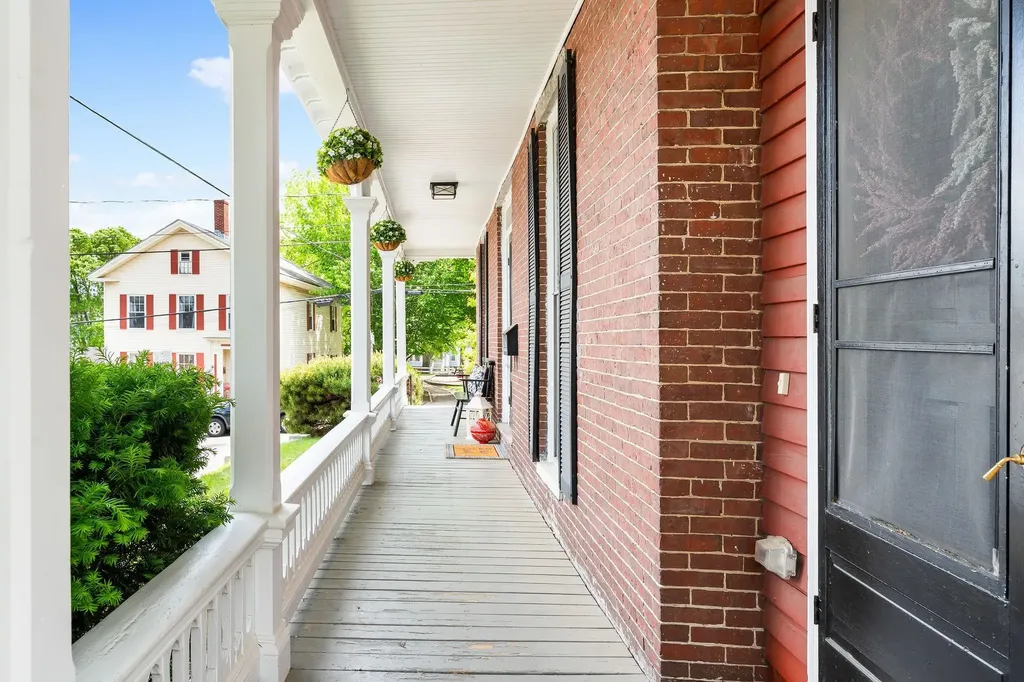 64 School Street Concord NH 03301-3912