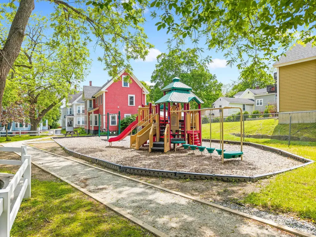 64 School Street Concord NH 03301-3912