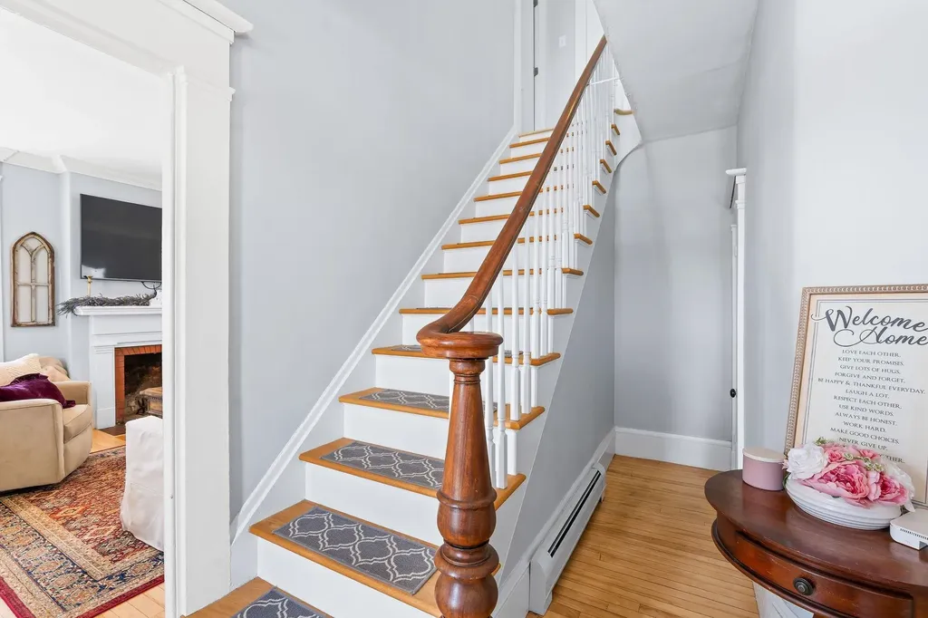 64 School Street Concord NH 03301-3912