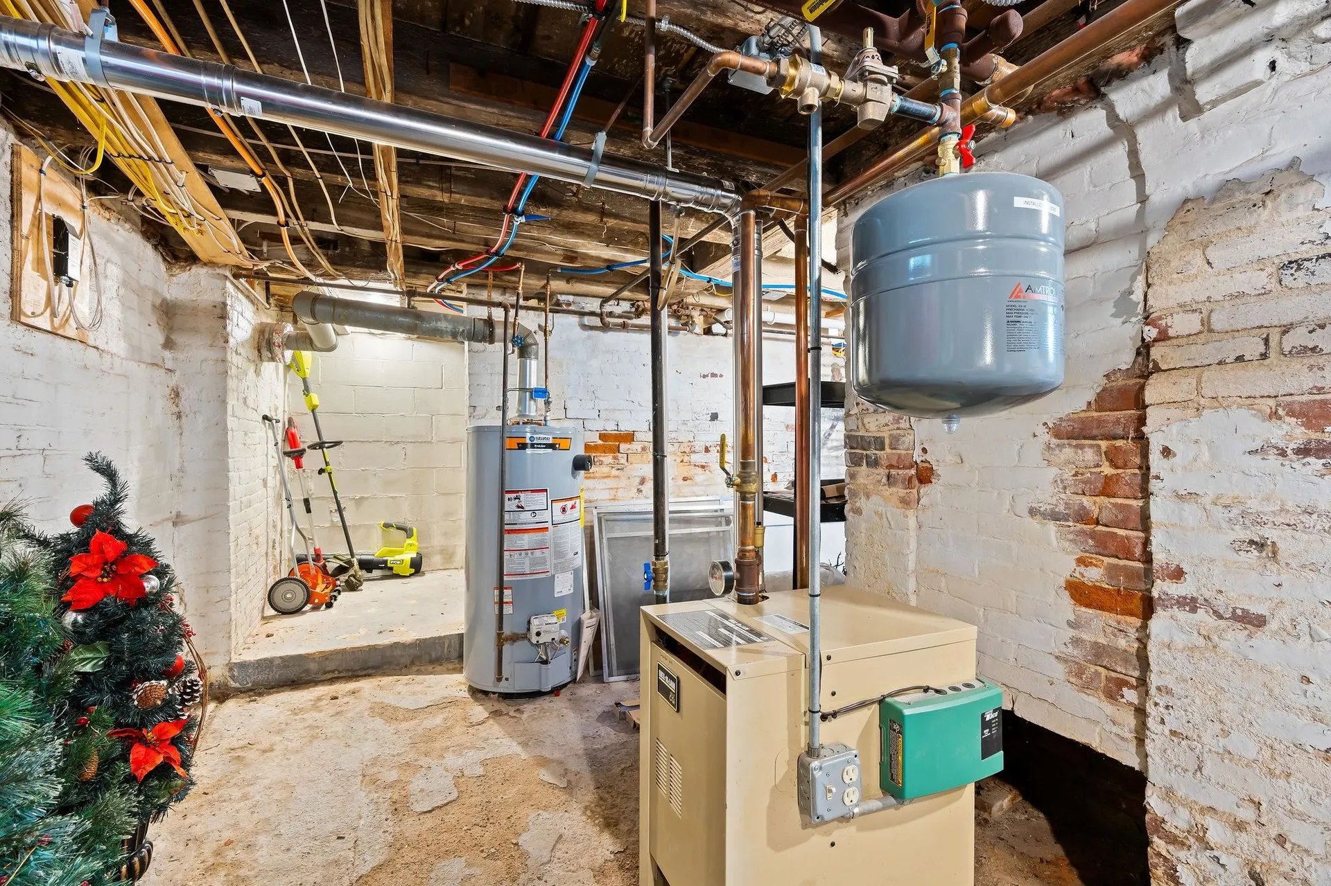 64 School Street Concord NH 03301-3912