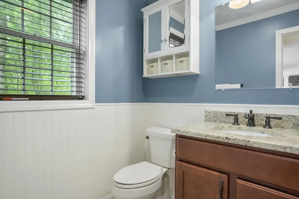 15 Orchard Park Lane Hudson NH 03051