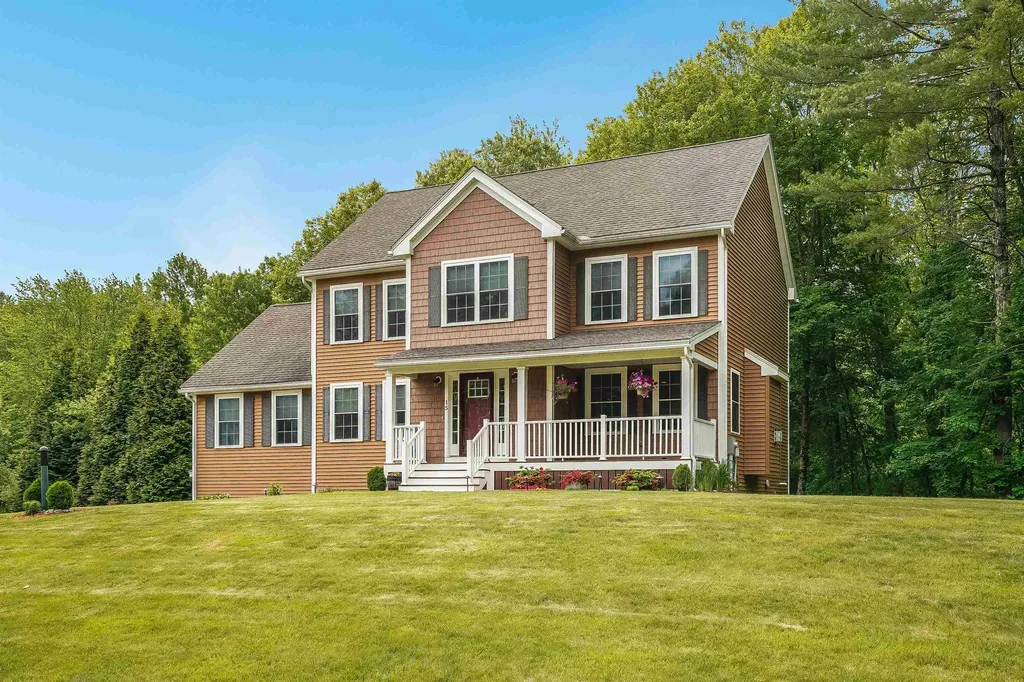 15 Orchard Park Lane Hudson NH 03051