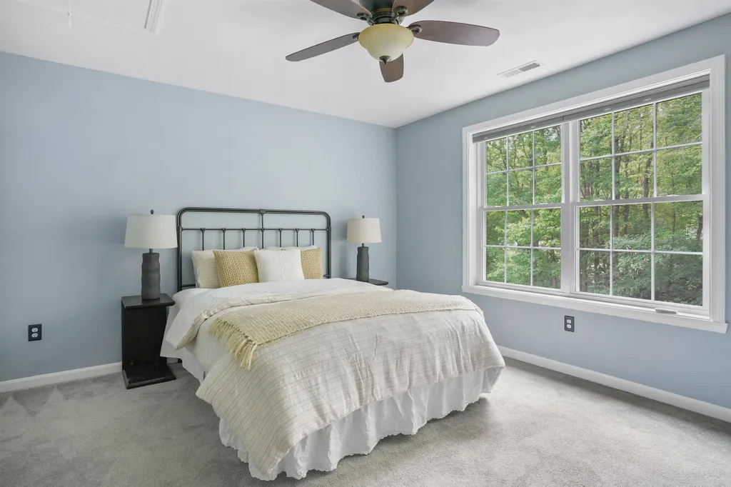 15 Orchard Park Lane Hudson NH 03051