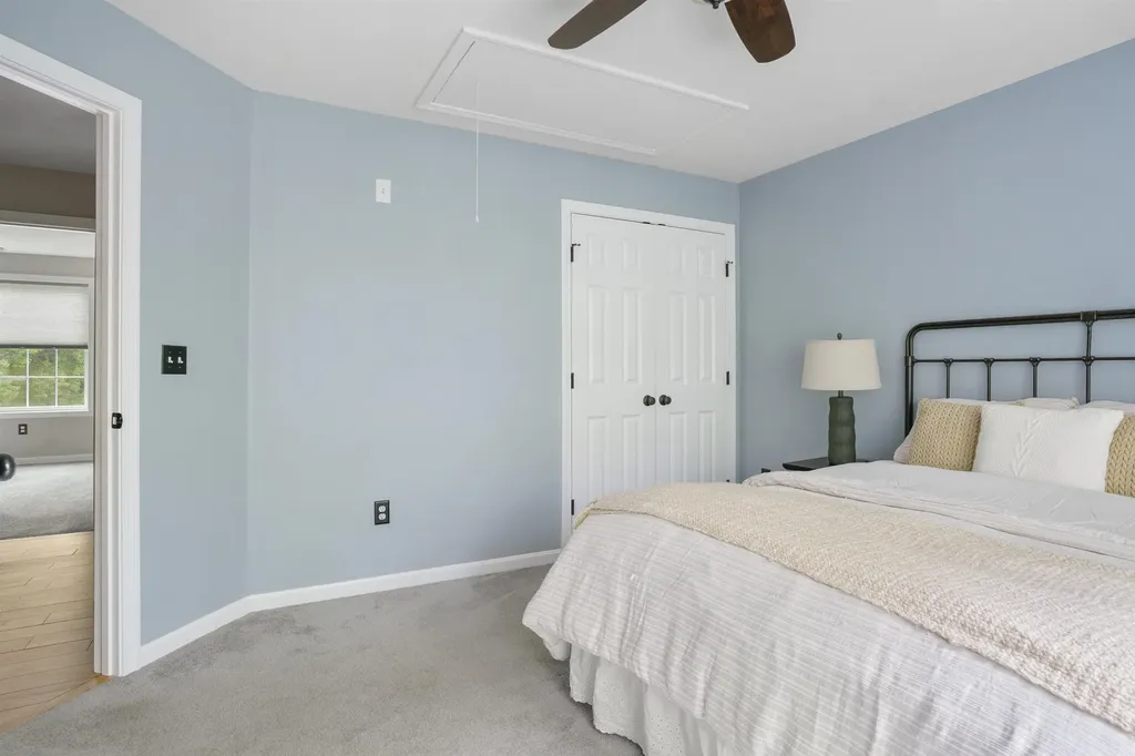 15 Orchard Park Lane Hudson NH 03051
