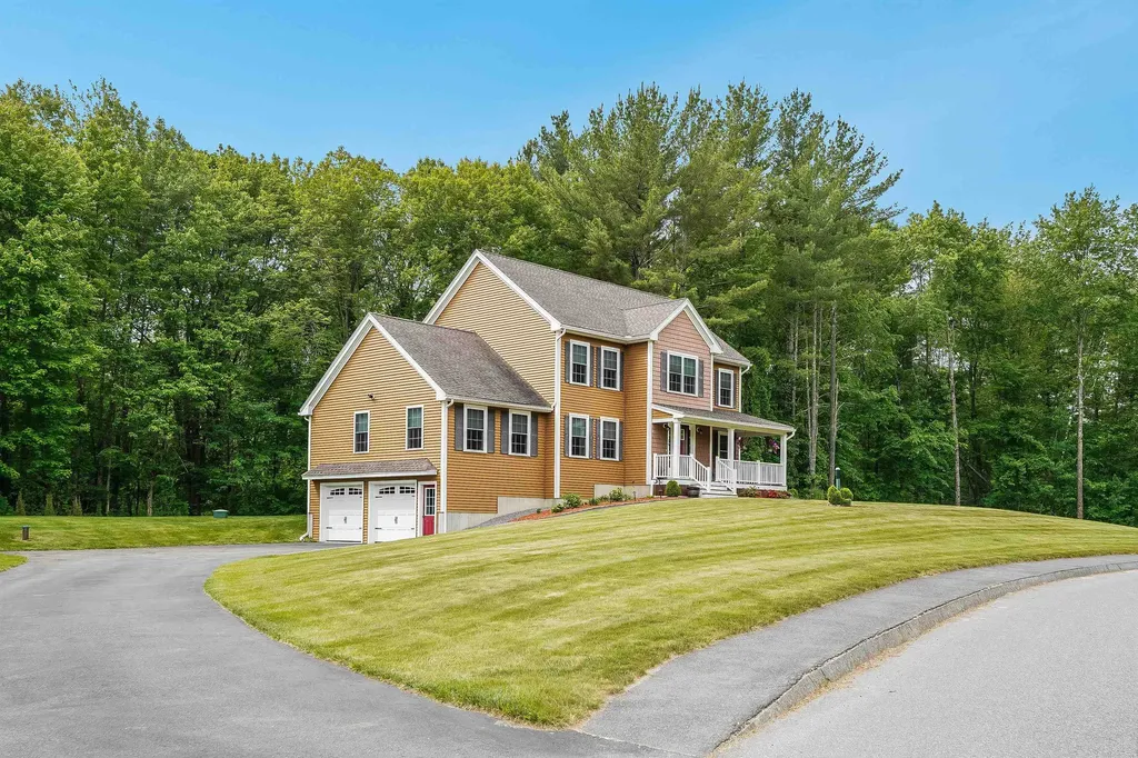 15 Orchard Park Lane Hudson NH 03051